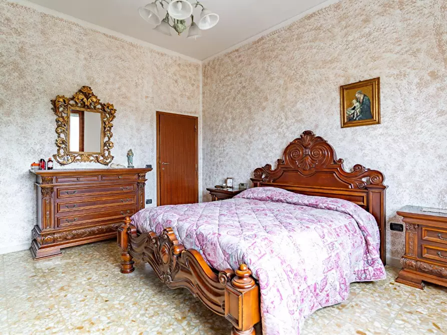 Immagine 37 di Villa in vendita  a Fucecchio