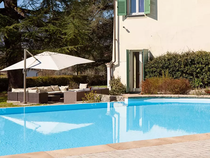 Immagine 7 di Casa colonica in vendita  a Lucca