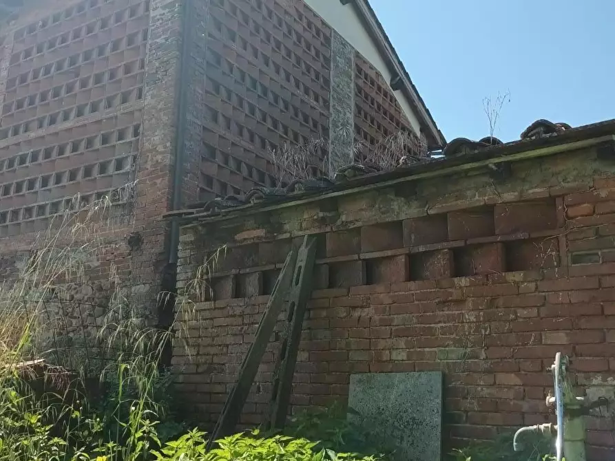 Immagine 2 di Rustico / casale in vendita  a Capannori