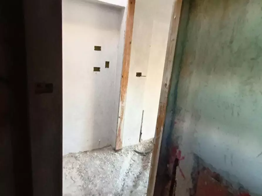 Immagine 12 di Rustico / casale in vendita  a Capannori