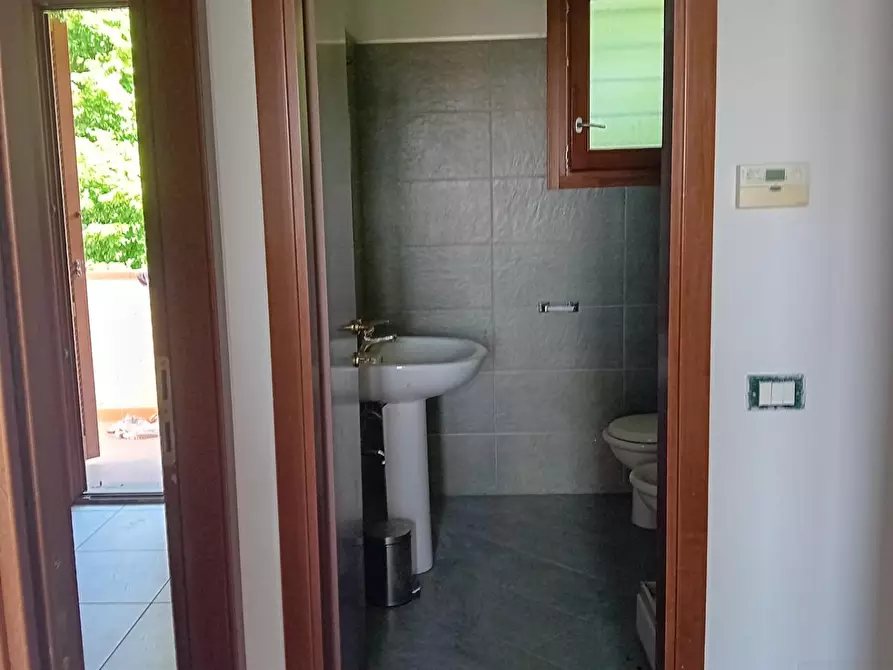 Immagine 4 di Appartamento in vendita  a Campi Bisenzio