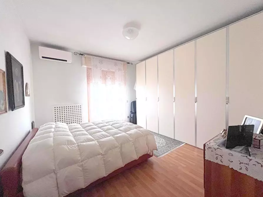 Immagine 9 di Appartamento in vendita  a Massa