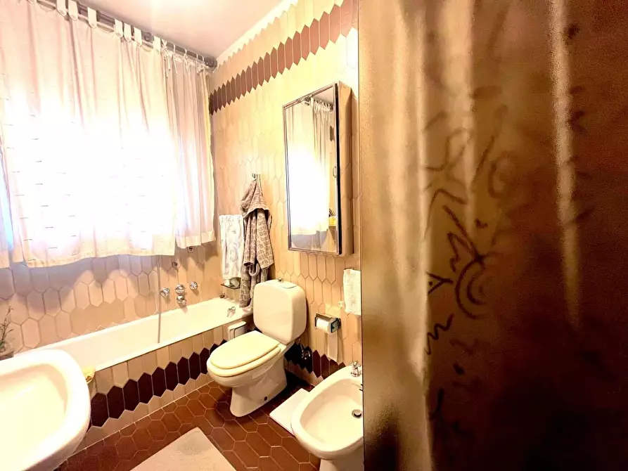 Immagine 10 di Appartamento in vendita  a Massa