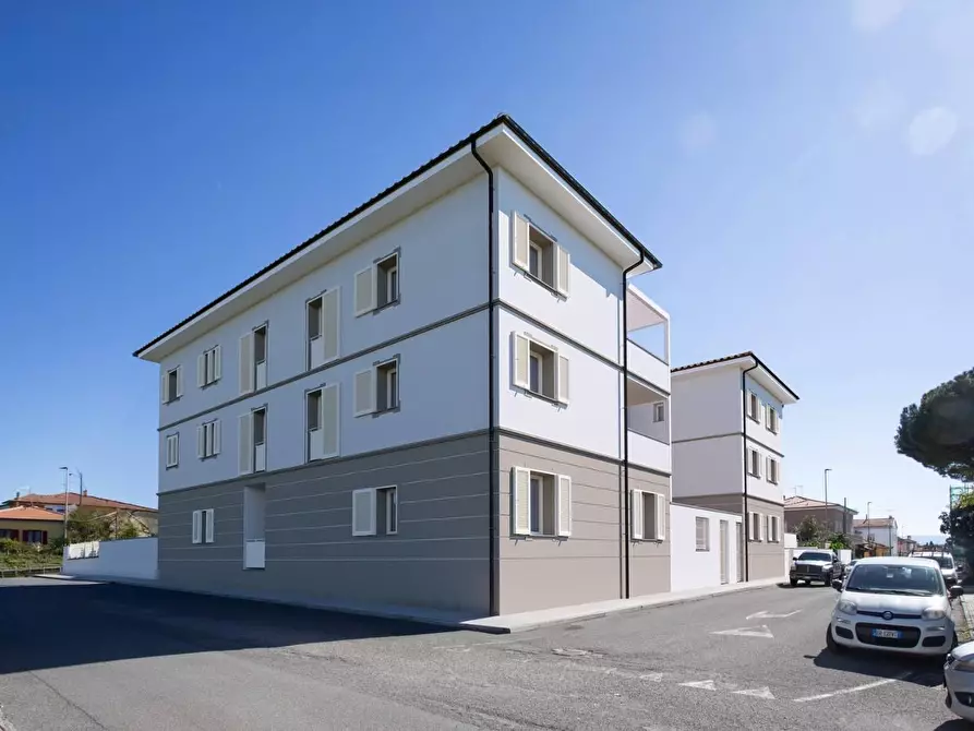 Immagine 5 di Appartamento in vendita  a Cecina