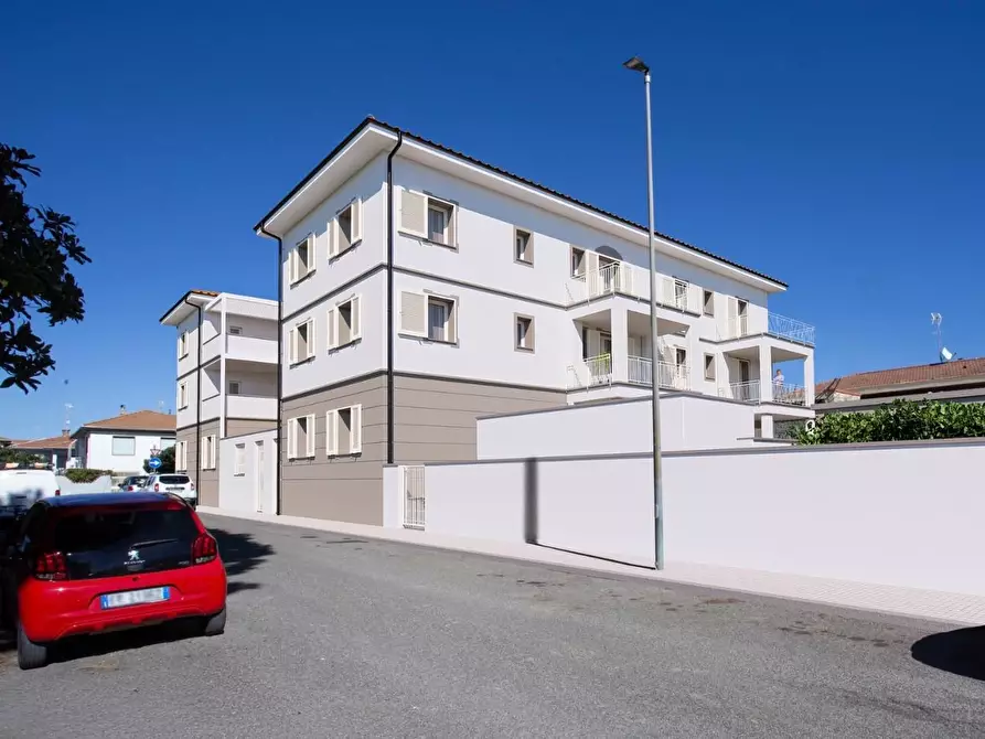 Immagine 6 di Appartamento in vendita  a Cecina