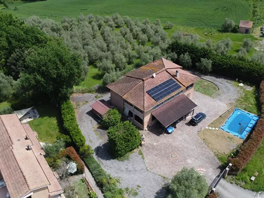 Immagine 3 di Villa in vendita  a Castelnuovo Berardenga