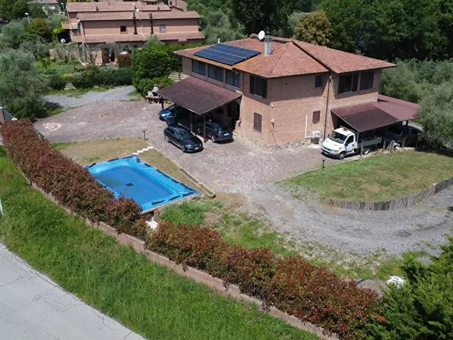 Immagine 9 di Villa in vendita  a Castelnuovo Berardenga