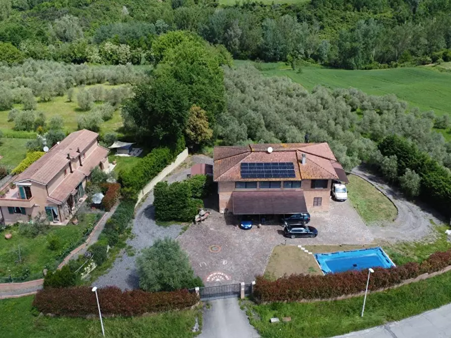 Immagine 4 di Villa in vendita  a Castelnuovo Berardenga