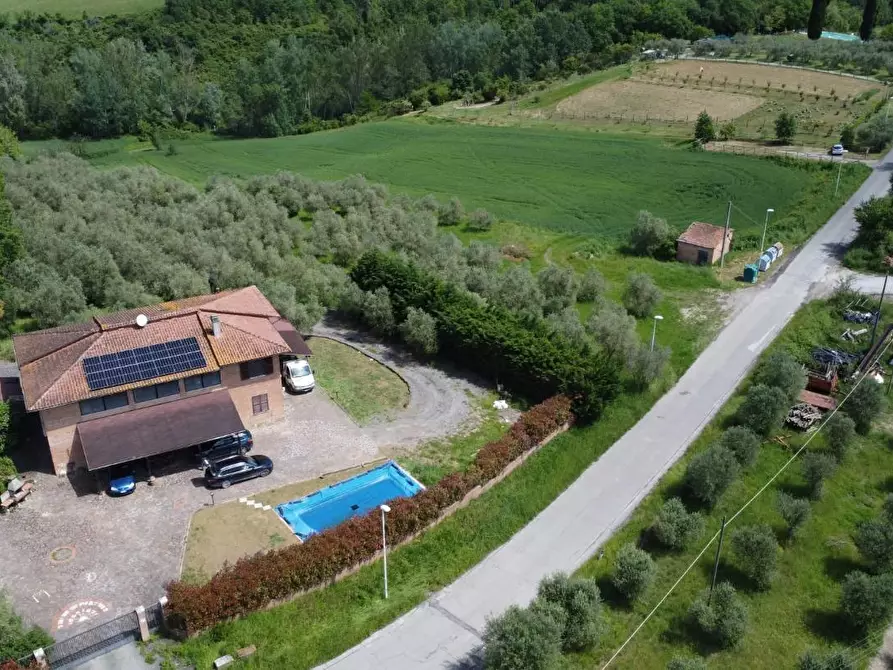 Immagine 6 di Villa in vendita  a Castelnuovo Berardenga