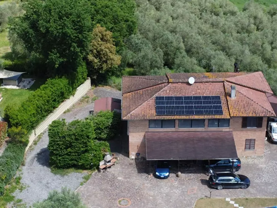 Immagine 5 di Villa in vendita  a Castelnuovo Berardenga