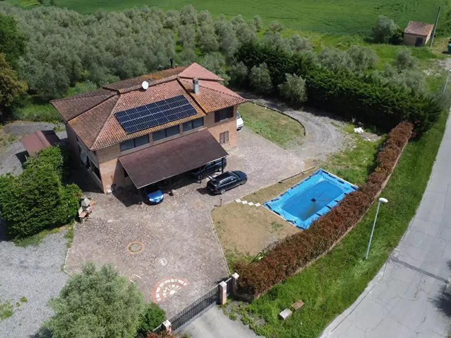 Immagine 8 di Villa in vendita  a Castelnuovo Berardenga