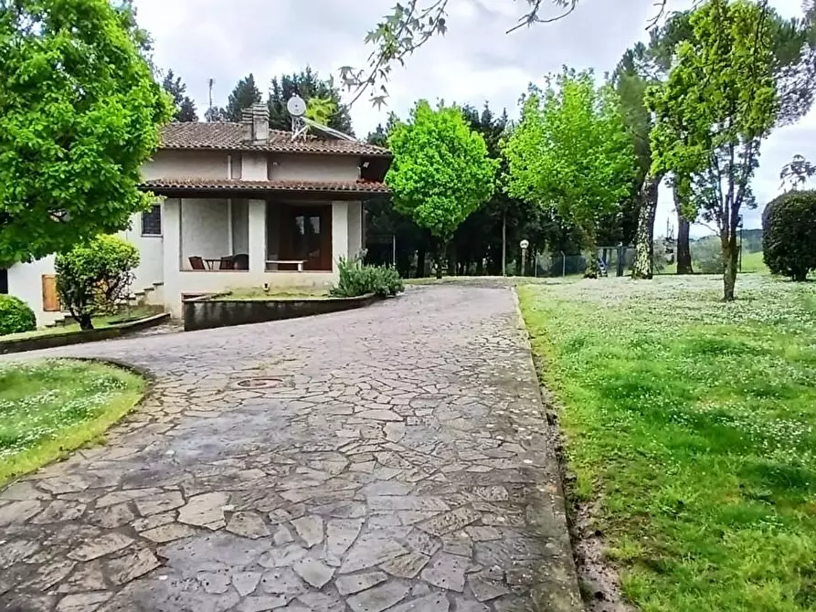 Immagine 1 di Villa in vendita  a Montelupo Fiorentino