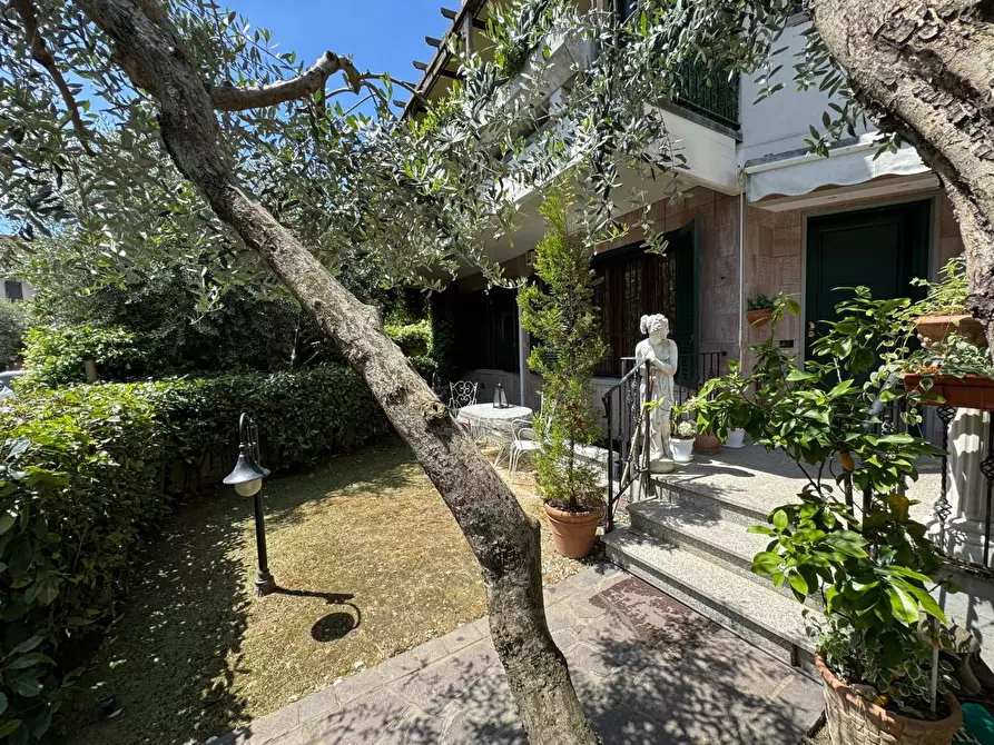 Immagine 56 di Appartamento in vendita  a Empoli