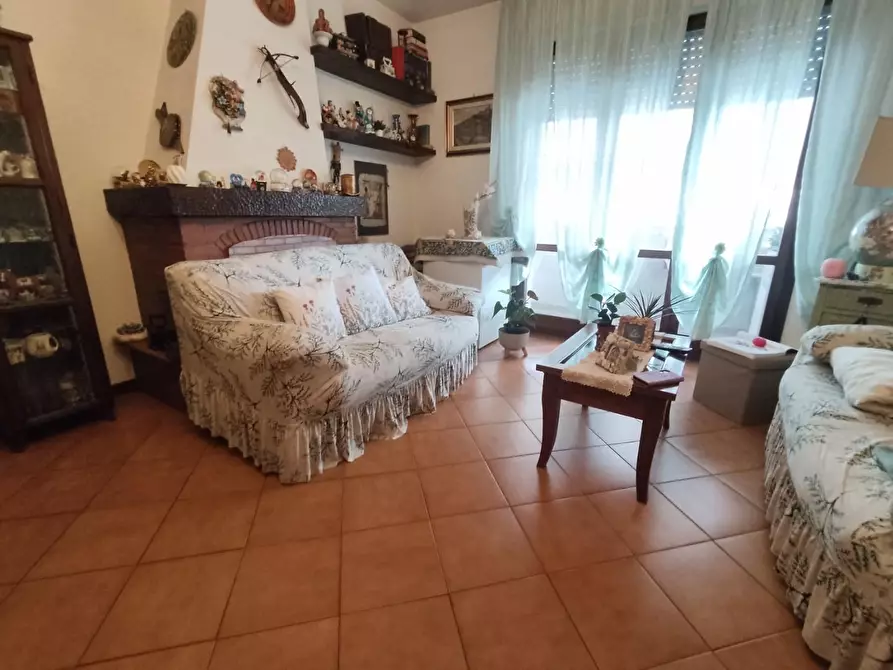 Immagine 3 di Appartamento in vendita  a Seravezza