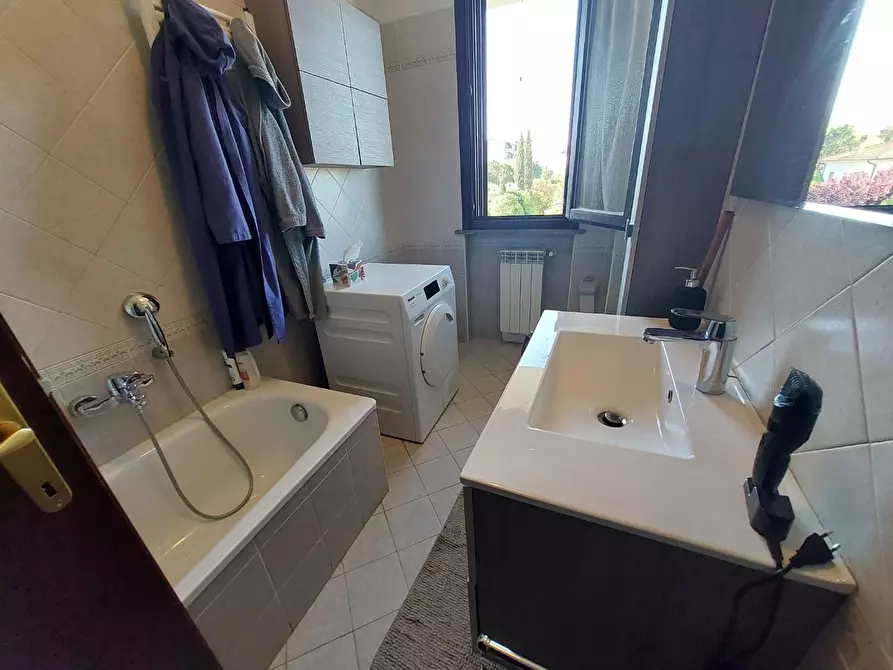 Immagine 13 di Appartamento in vendita  a Pontedera