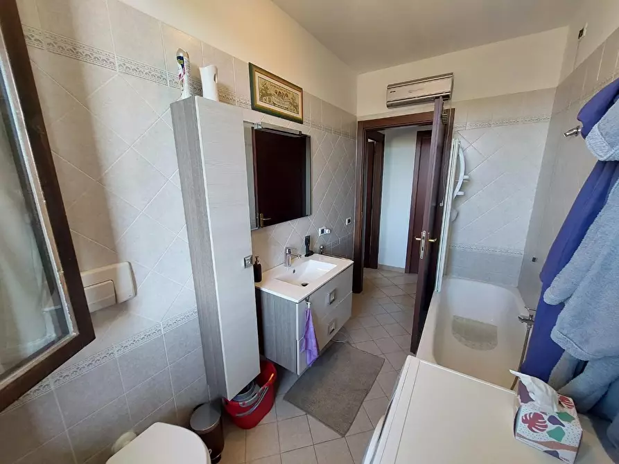 Immagine 14 di Appartamento in vendita  a Pontedera