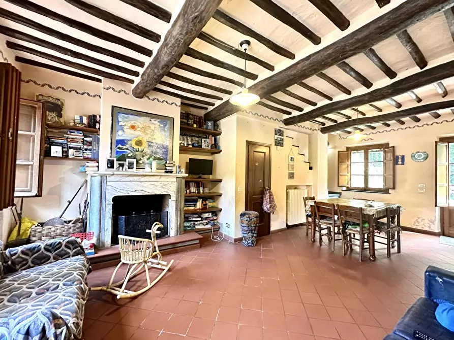 Immagine 8 di Rustico / casale in vendita  a Capannori