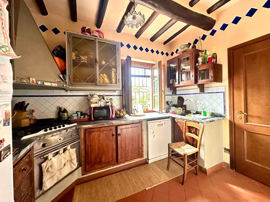 Immagine 10 di Rustico / casale in vendita  a Capannori