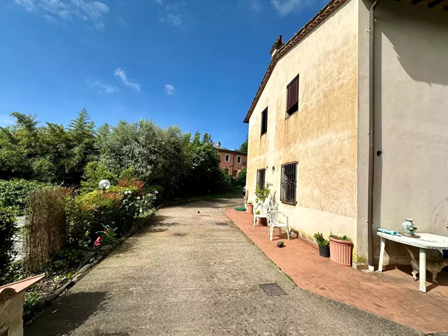 Immagine 3 di Rustico / casale in vendita  a Capannori