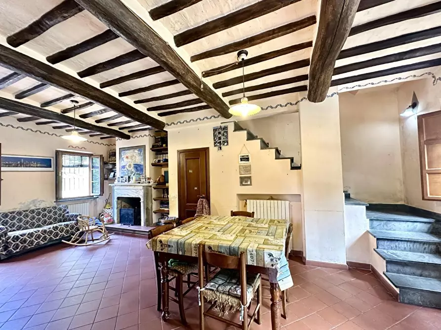 Immagine 35 di Rustico / casale in vendita  a Capannori