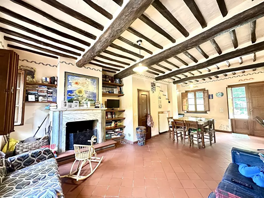 Immagine 36 di Rustico / casale in vendita  a Capannori