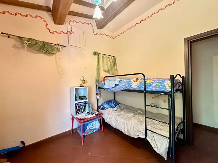 Immagine 42 di Rustico / casale in vendita  a Capannori