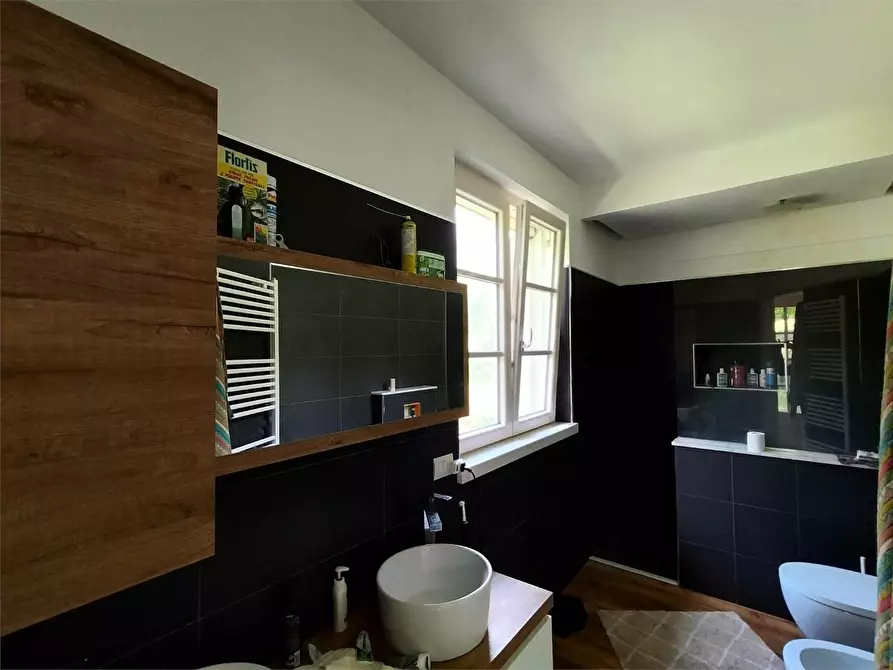 Immagine 14 di Villa in vendita  a Sarzana