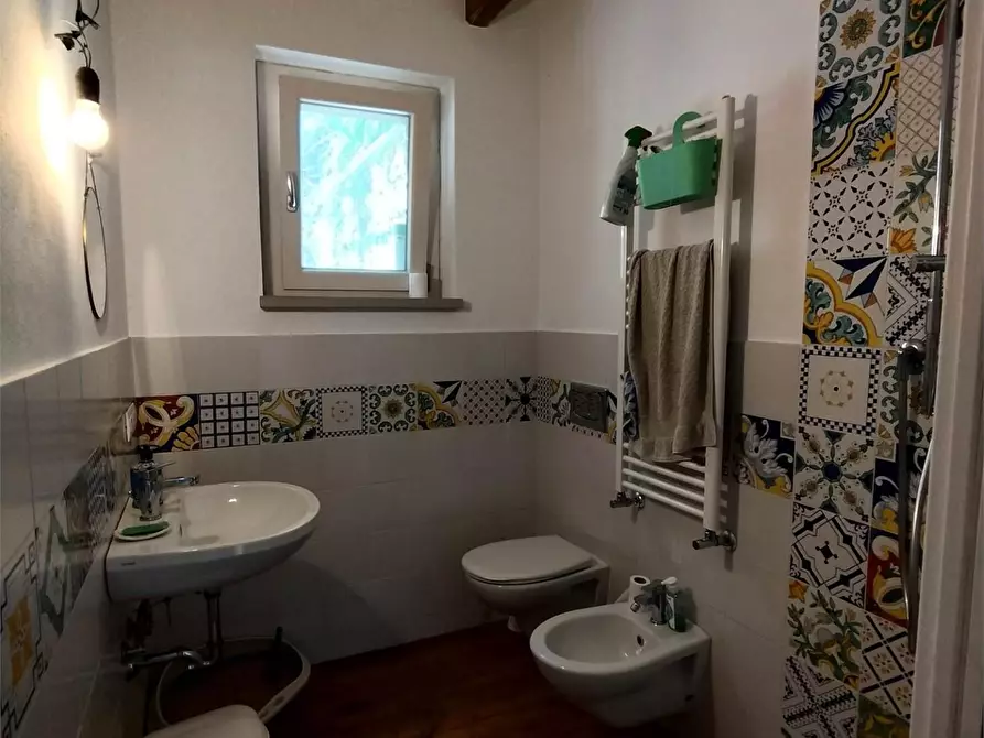 Immagine 11 di Villa in vendita  a Sarzana