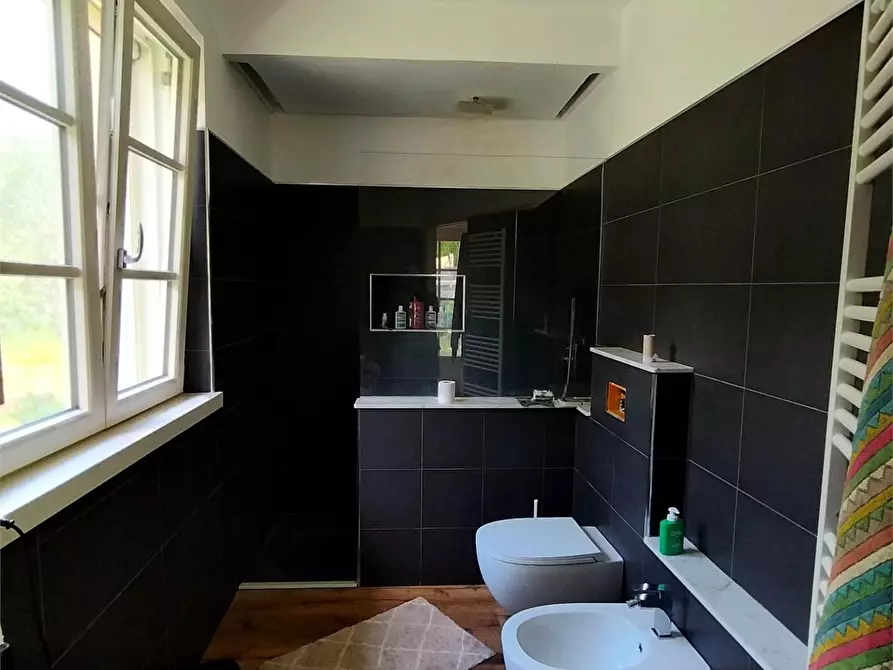 Immagine 13 di Villa in vendita  a Sarzana