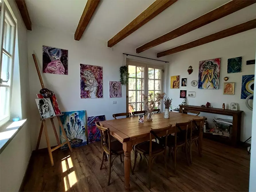 Immagine 5 di Villa in vendita  a Sarzana