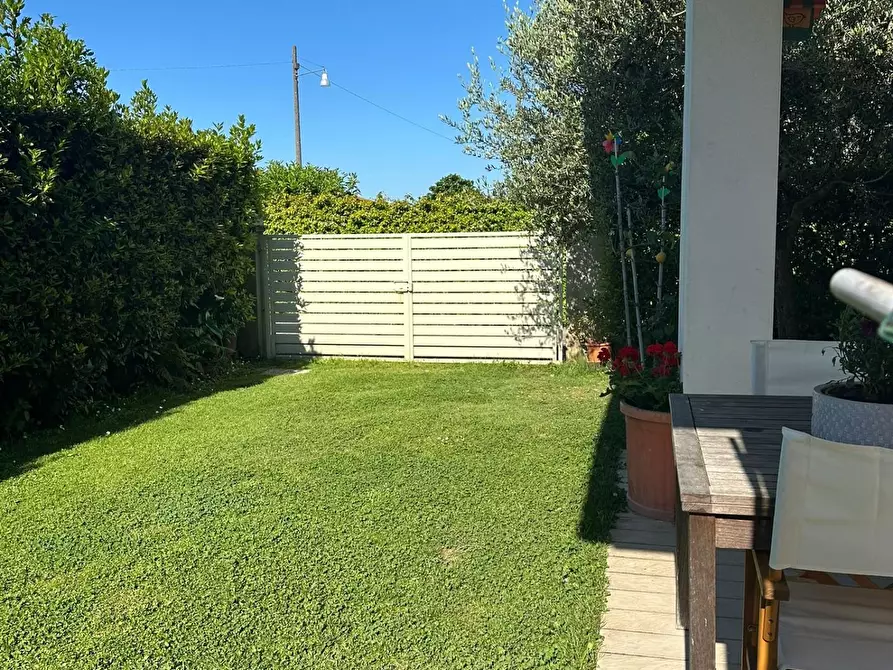 Immagine 47 di Casa bifamiliare in vendita  a Capannori