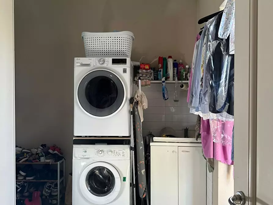 Immagine 30 di Casa bifamiliare in vendita  a Capannori