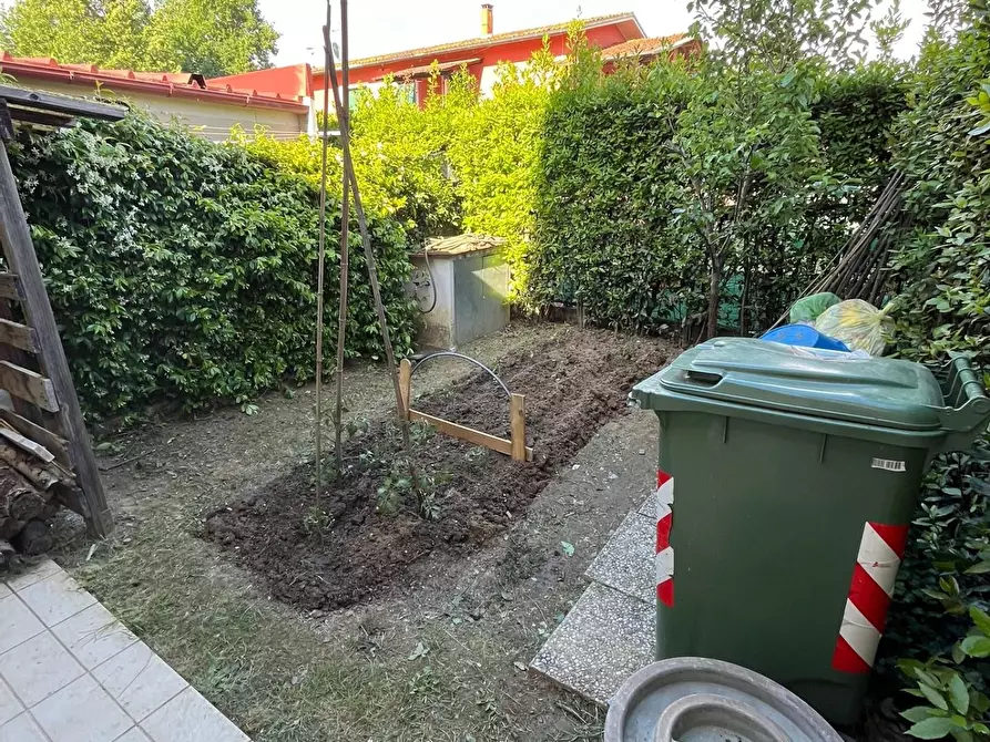 Immagine 49 di Casa bifamiliare in vendita  a Capannori