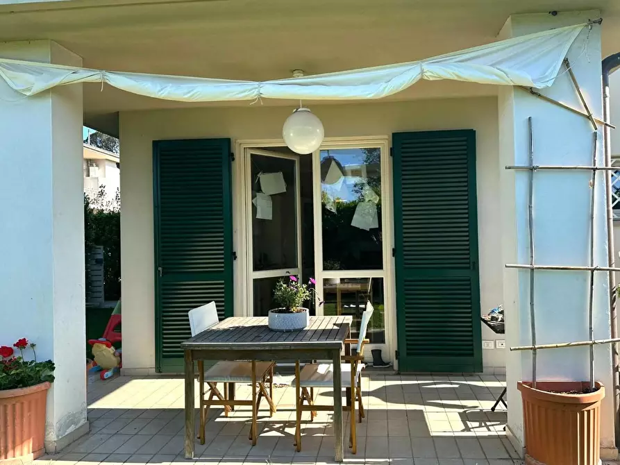 Immagine 8 di Casa bifamiliare in vendita  a Capannori