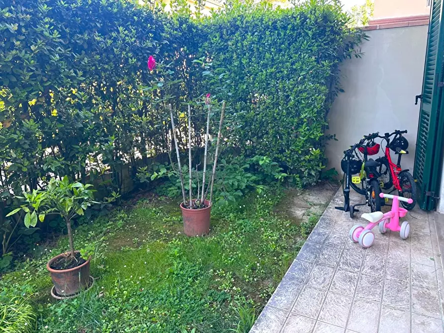 Immagine 21 di Casa bifamiliare in vendita  a Capannori