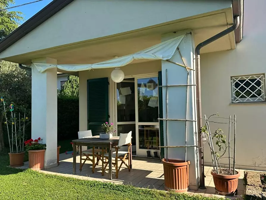 Immagine 4 di Casa bifamiliare in vendita  a Capannori