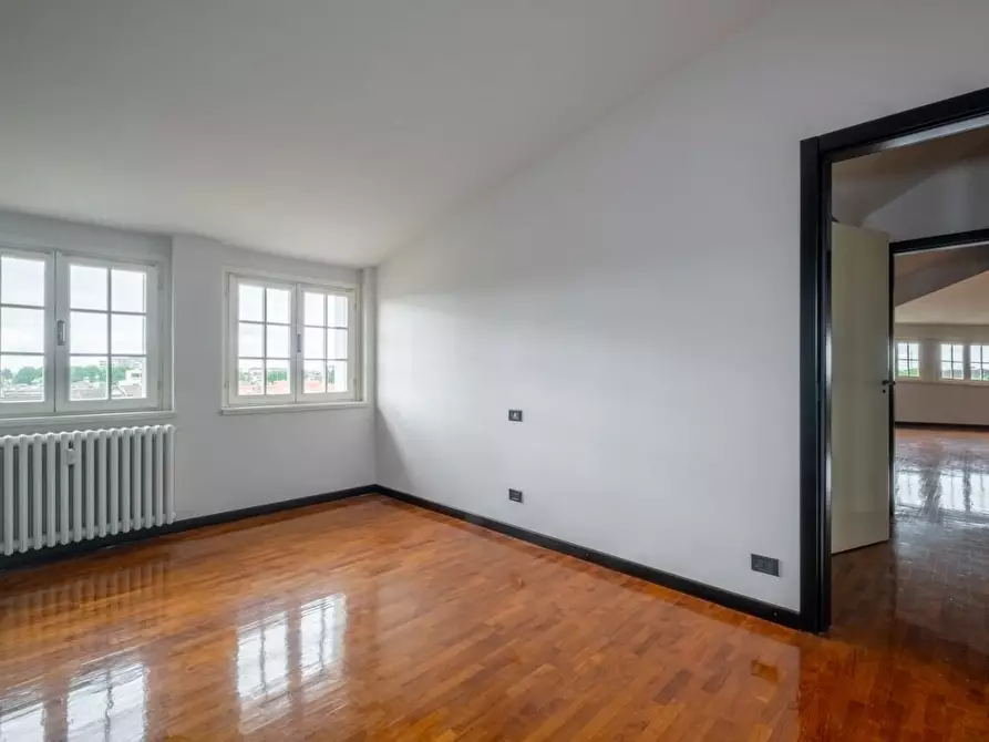 Immagine 17 di Appartamento in vendita  a Treviglio