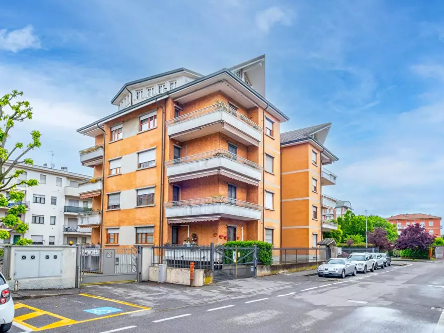 Immagine 2 di Appartamento in vendita  a Treviglio