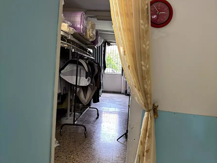 Immagine 21 di Negozio in vendita  a Roma