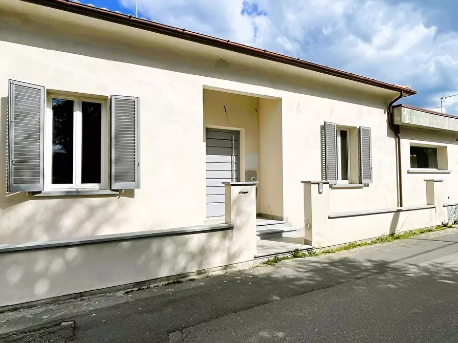 Immagine 1 di Villa in vendita  a San Miniato