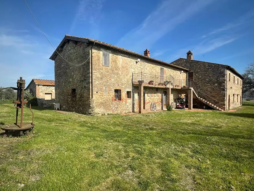 Immagine 12 di Casa colonica in vendita  a Asciano