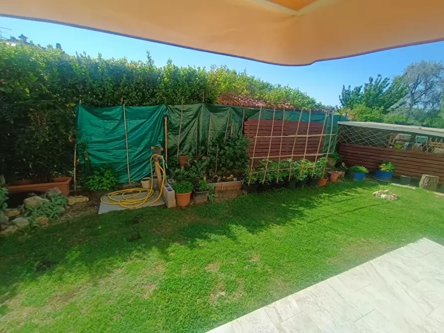 Immagine 70 di Villa in vendita  a Montignoso