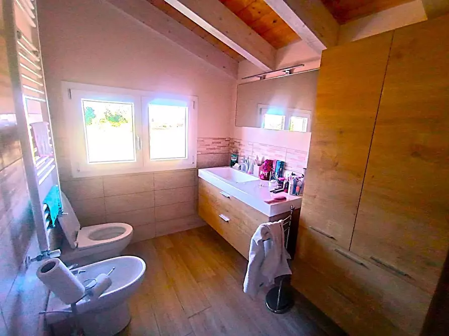 Immagine 56 di Villa in vendita  a Montignoso