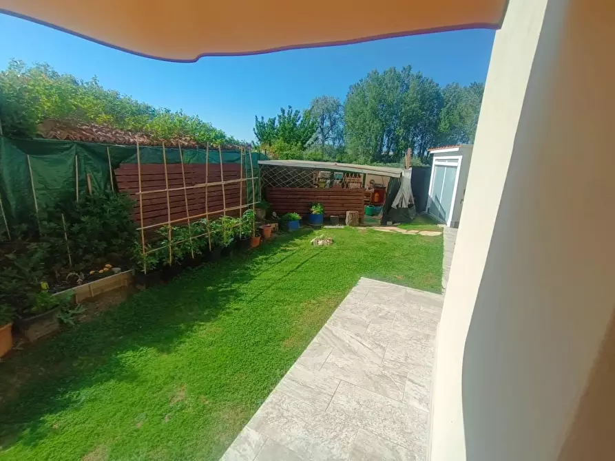 Immagine 71 di Villa in vendita  a Montignoso