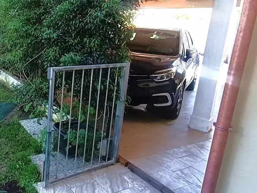 Immagine 59 di Villa in vendita  a Montignoso