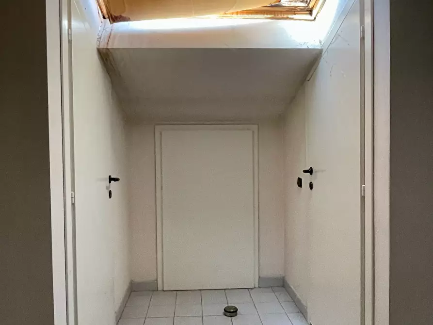 Immagine 36 di Ufficio in vendita  a San Miniato