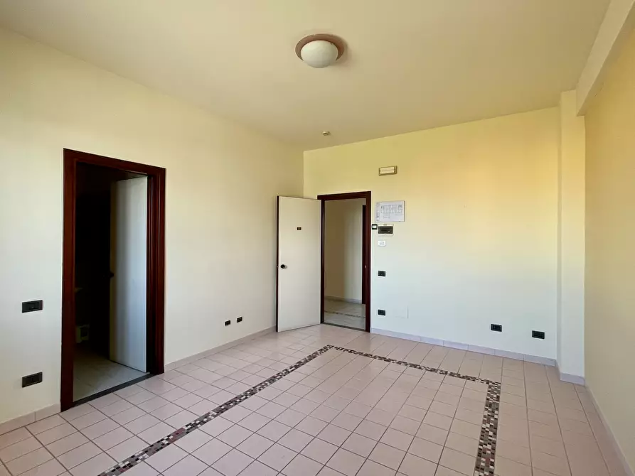 Immagine 24 di Ufficio in vendita  a San Miniato