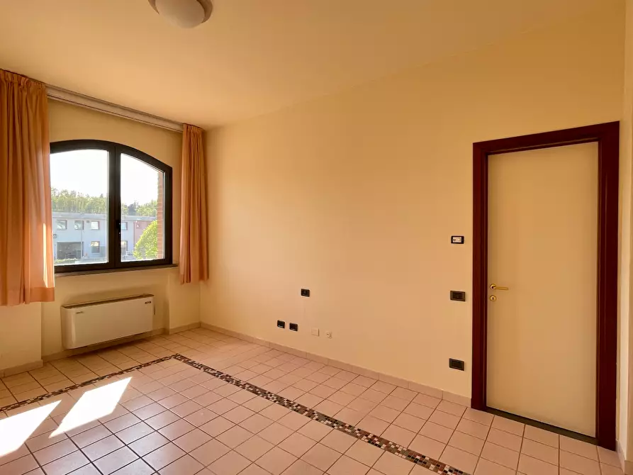 Immagine 14 di Ufficio in vendita  a San Miniato