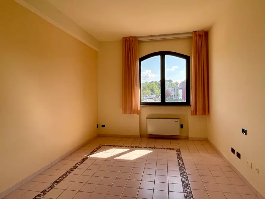 Immagine 2 di Ufficio in vendita  a San Miniato