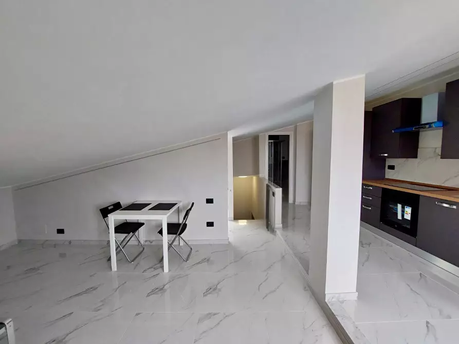 Immagine 18 di Appartamento in vendita  a Viareggio